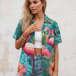 Size chart infographic showing flamingo aloha shirt measurements with fabric details and feature callouts for big tall sizing