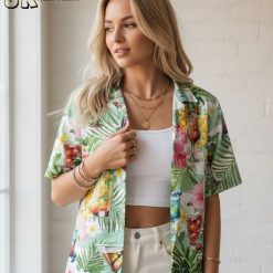 Size chart infographic showing cocktail Hawaiian shirt measurements, fabric details, and feature callouts