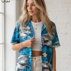 Size chart and specifications for shirts with sharks showing measurements and fit details