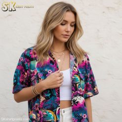 Detailed specs infographic showing size chart measurements and fabric features for Star Wars themed Aloha shirt