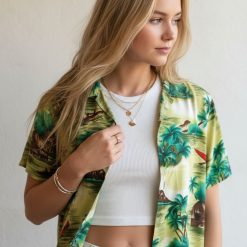 Vintage Reyn Spooner Hawaiian shirts size specifications chart with authentic aloha print details