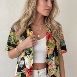 Vintage style hawaiian shirt product specifications showing tropical floral pattern details and sizing